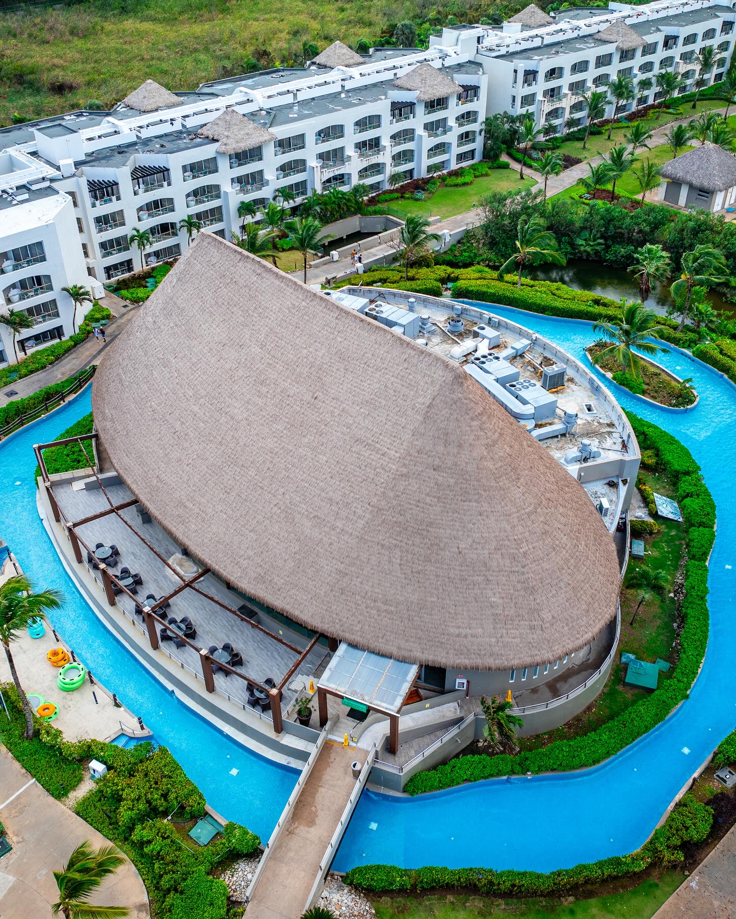 Palapa sintética resort